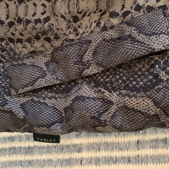 Varley Dorothy
Ski Jacket
Mono Boa XS - Picture 12 of 12